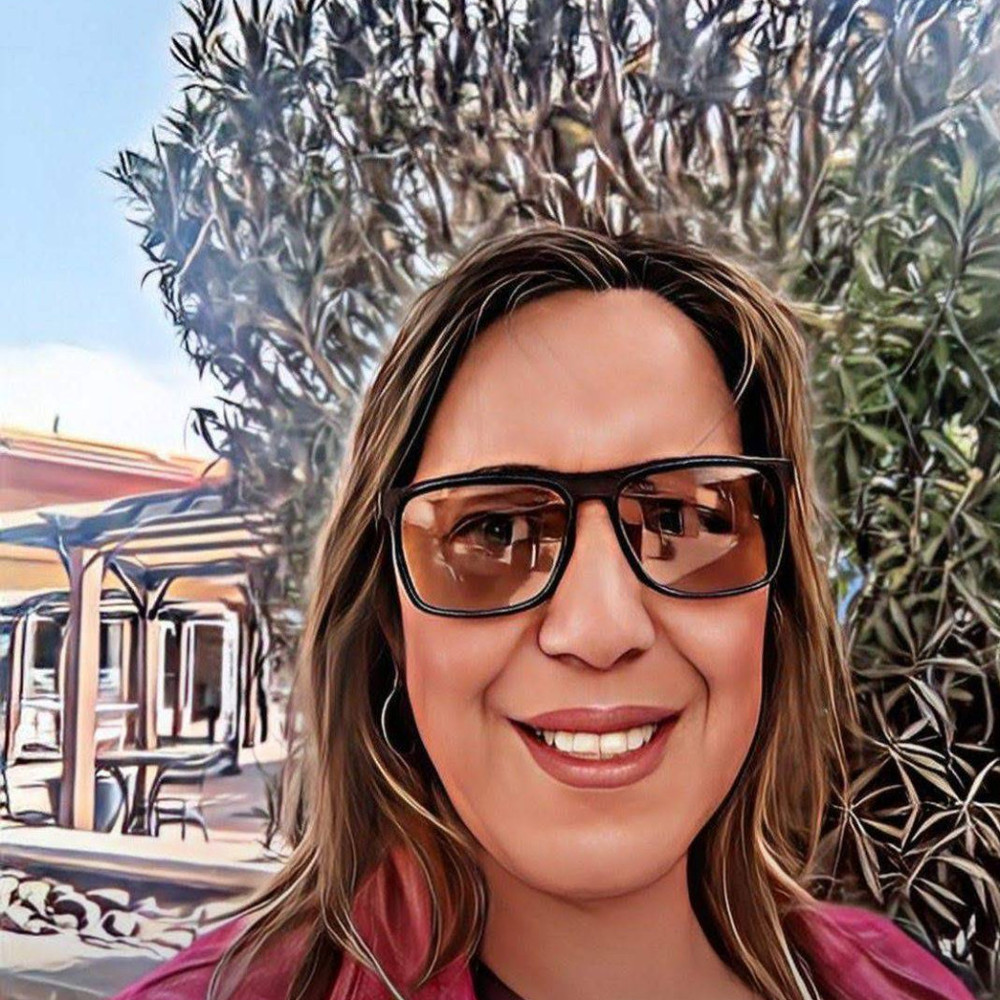 Meet your Posher, Leticia